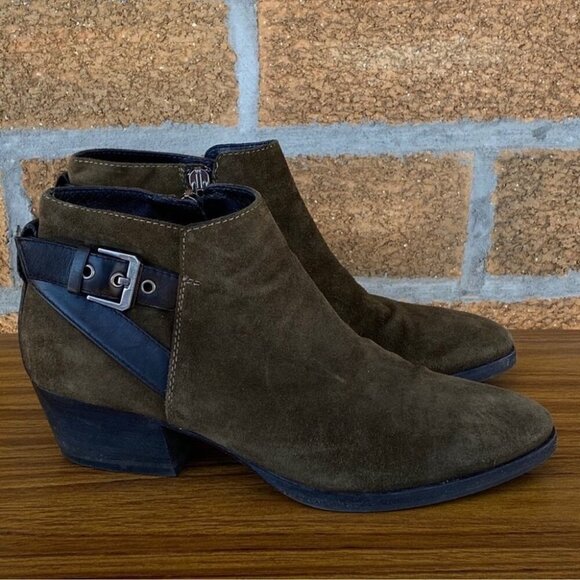 AQUATALIA Farin Olive Green BuckleBooties 8 - Picture 1 of 12